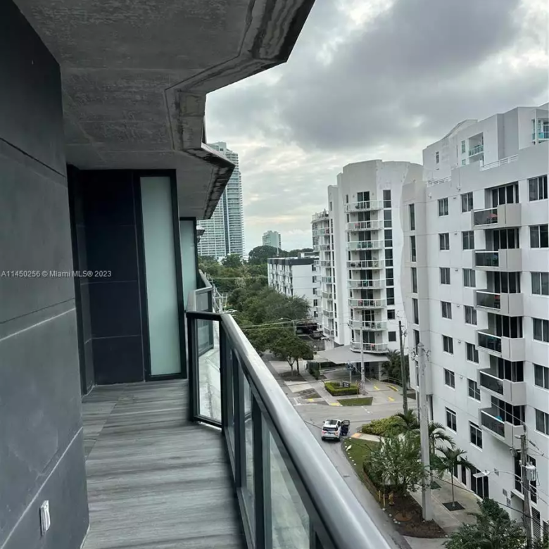 1010 Brickell Ave # 3706 balcony