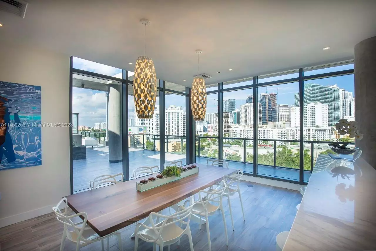 1010 Brickell Ave # 3706 dining area