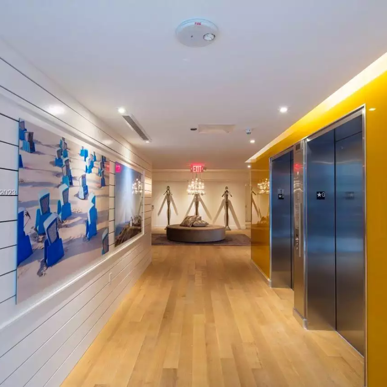 1010 Brickell Ave # 3706 elevator