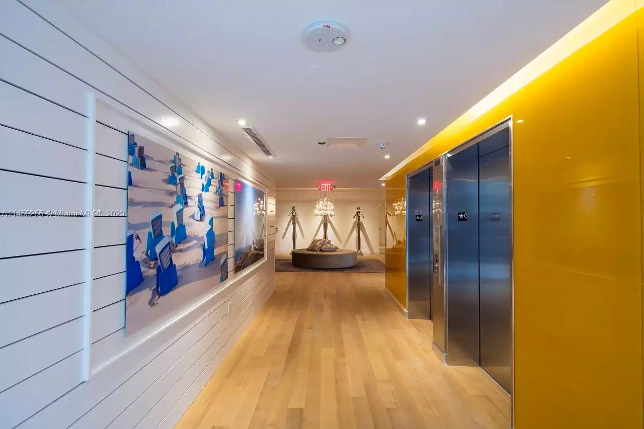 1010 Brickell Ave # 3706 elevator