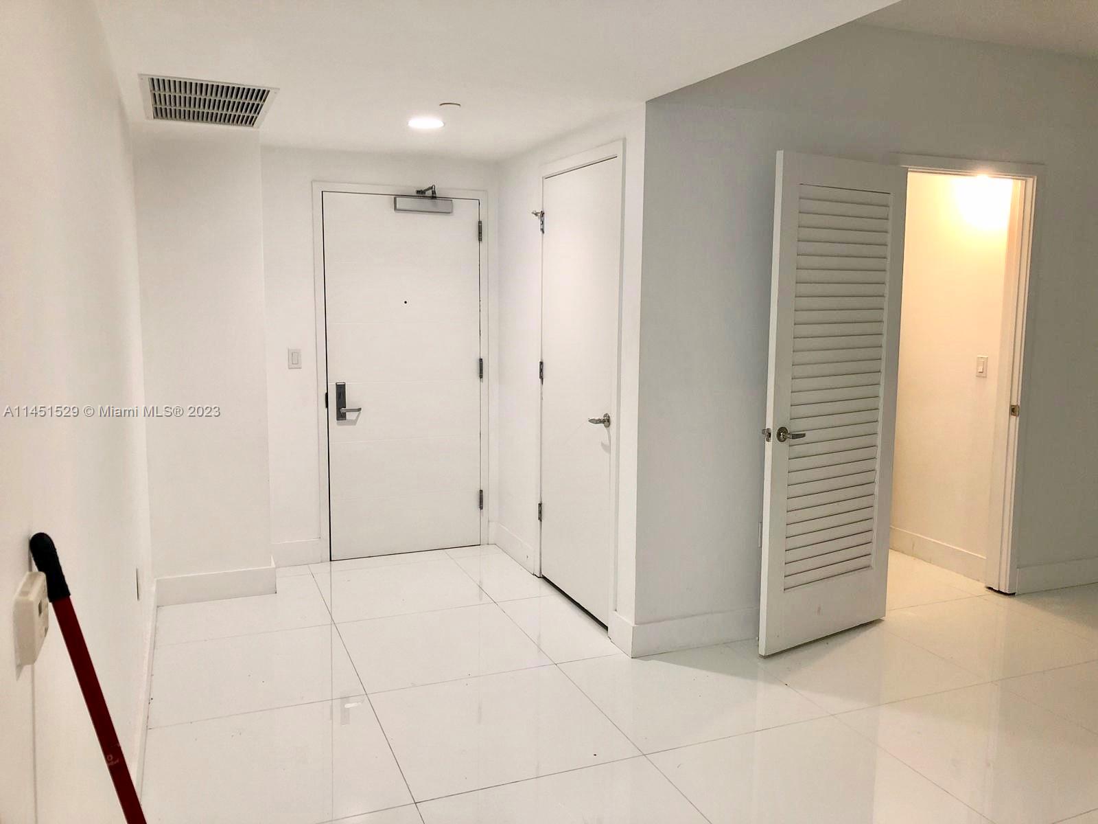 1010 Brickell Ave apartment