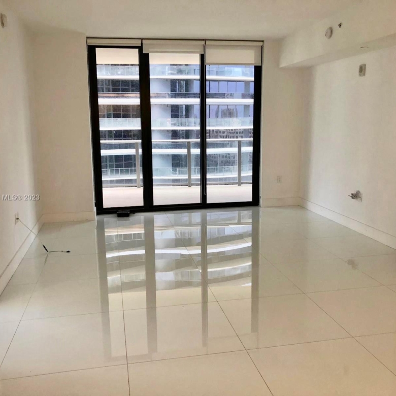 1010 Brickell Ave balcony