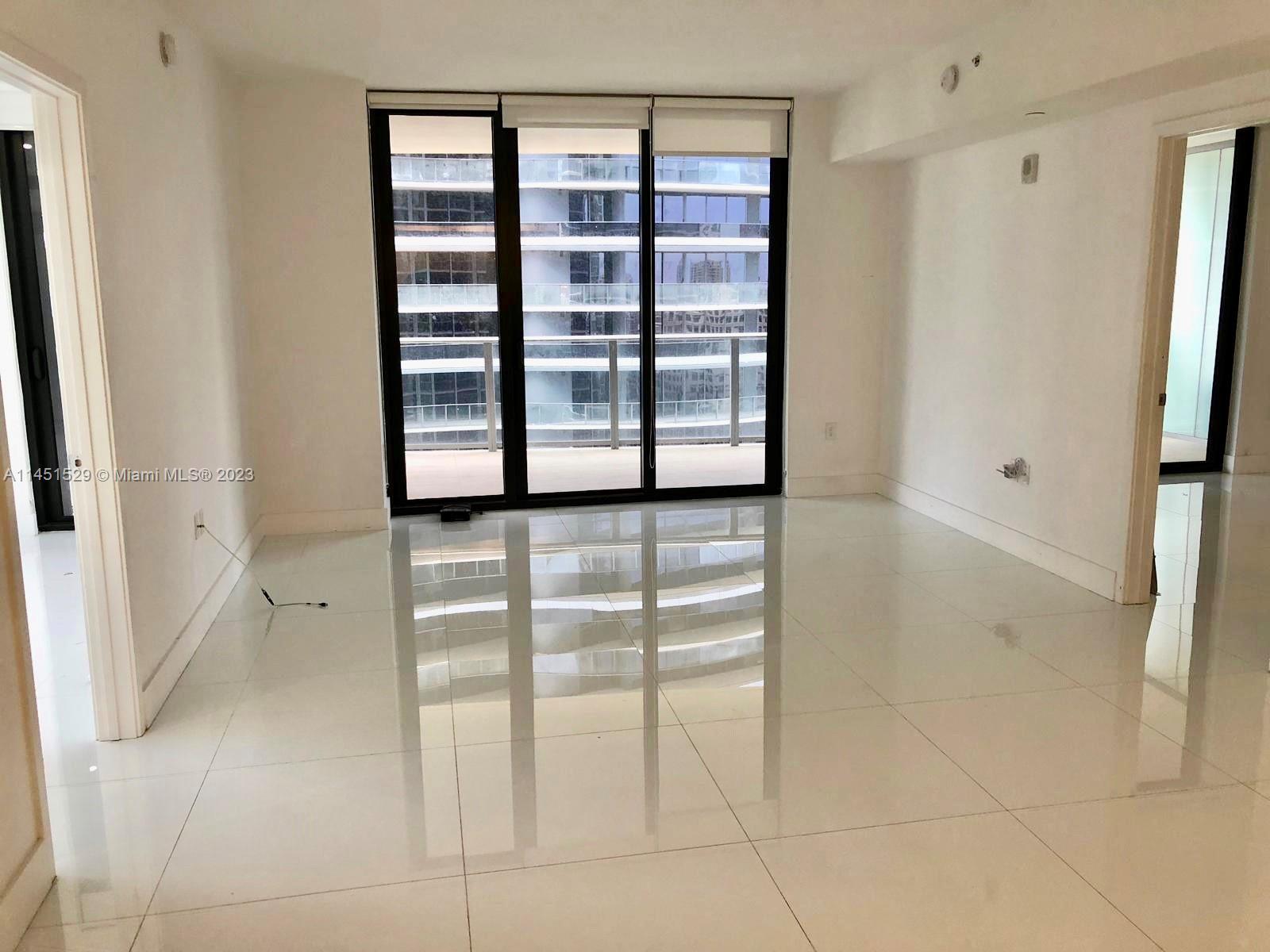 1010 Brickell Ave balcony