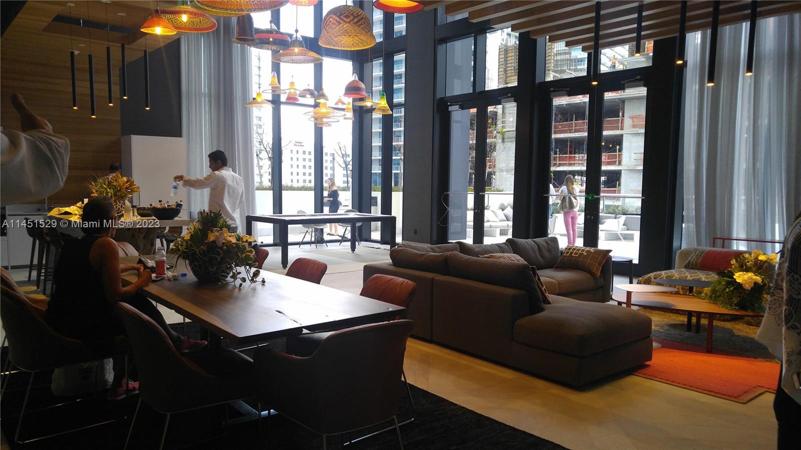 1010 Brickell Ave dinning area