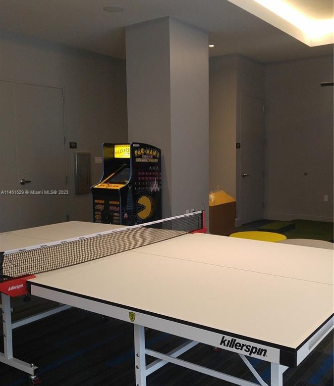 1010 Brickell Ave game room
