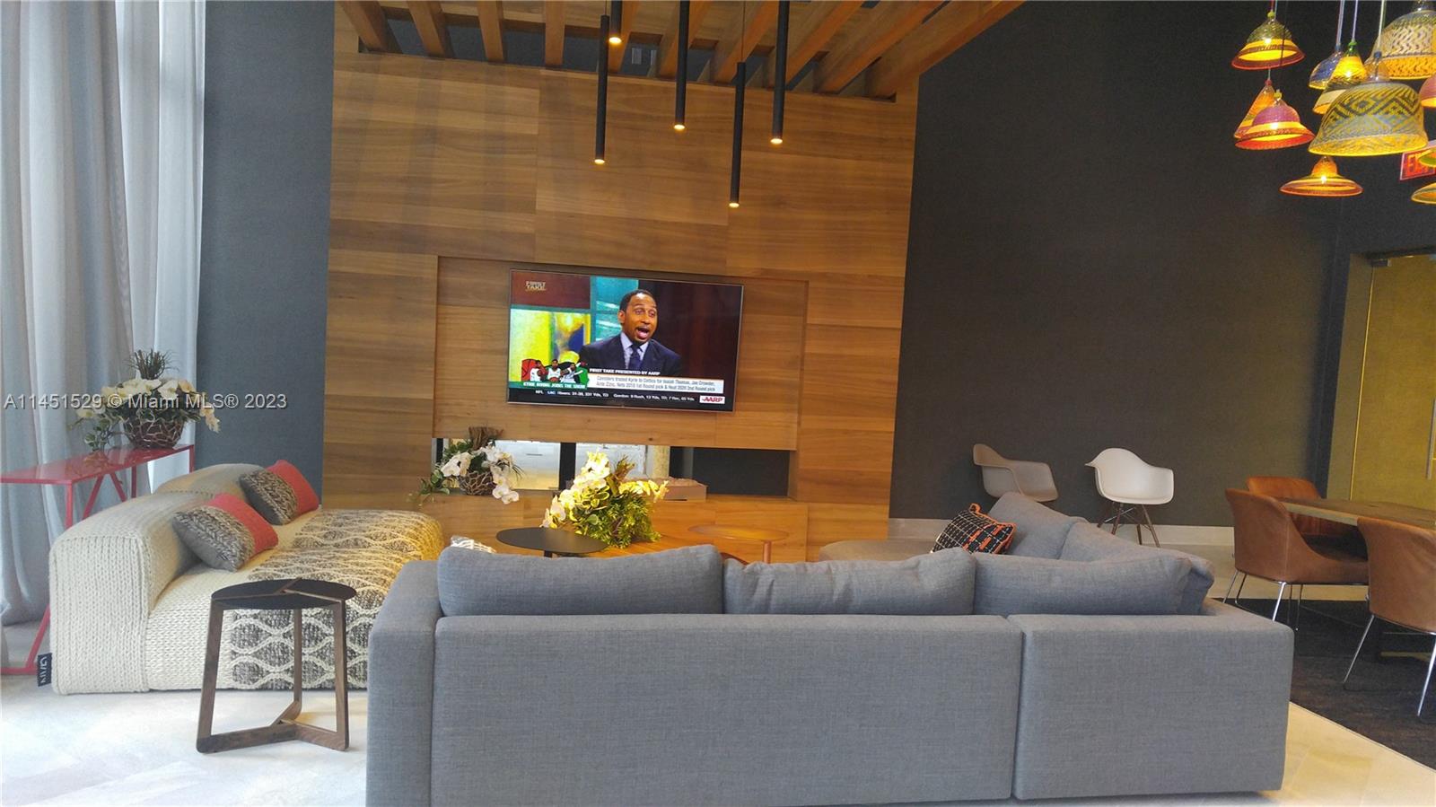 1010 Brickell Ave living room