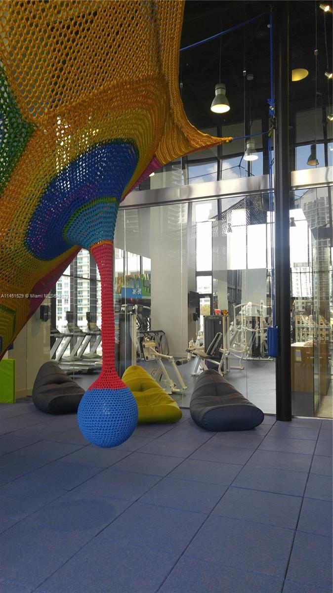 1010 Brickell Ave lobby