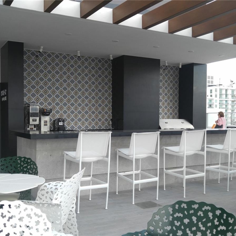 1010 Brickell Ave patio