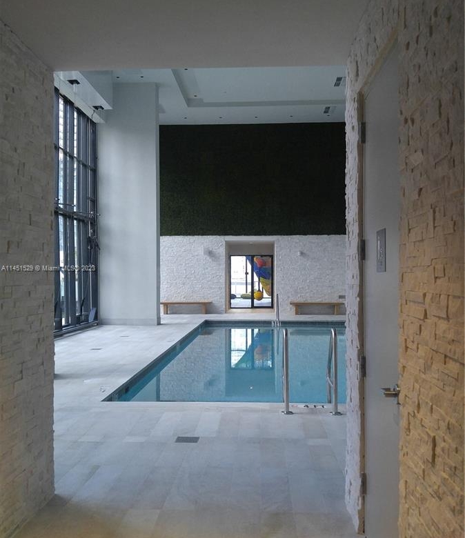 1010 Brickell Ave pool