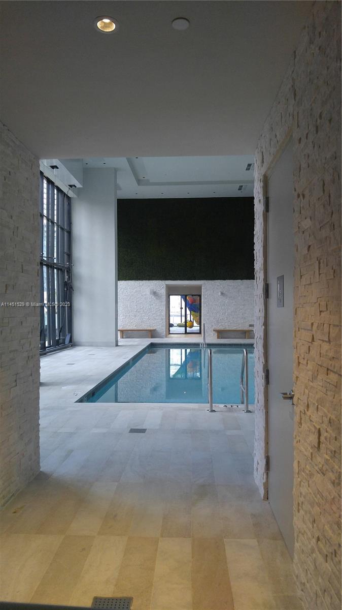 1010 Brickell Ave pool