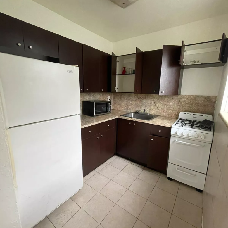 Oasis 1565 SW 6th St