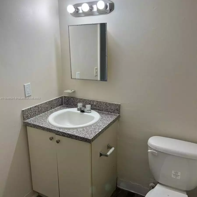 1235 NW 103rd Ln # 317 bathroom 1