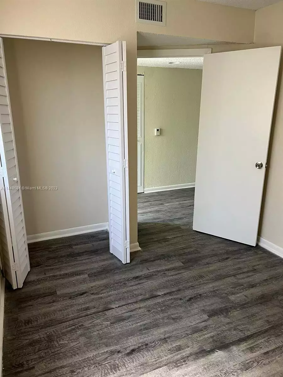 1235 NW 103rd Ln # 317 bderoom 3