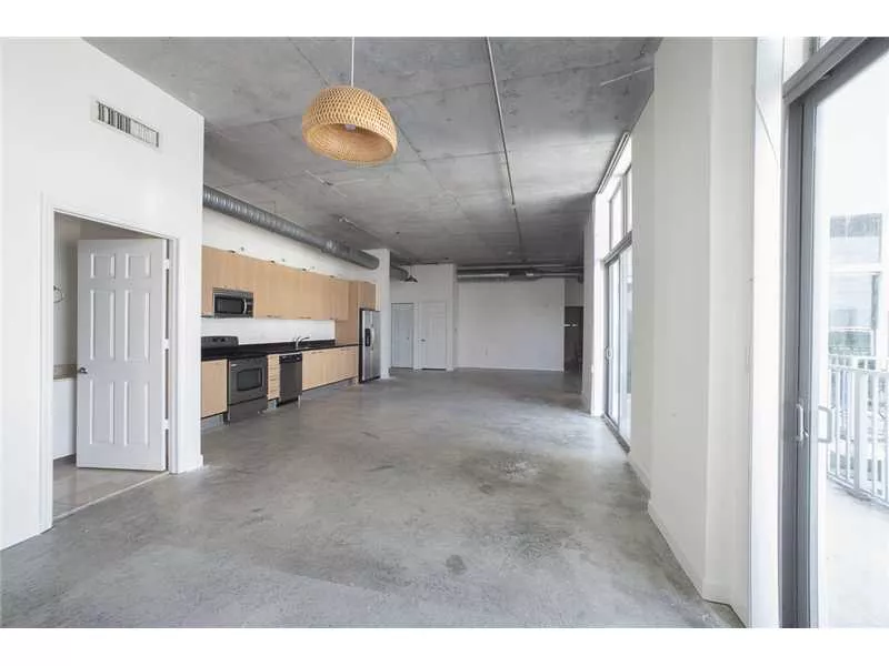 Hollywood Station 408