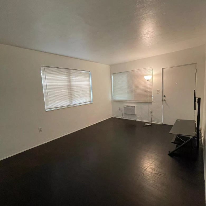 Oasis 1565 SW 6th St