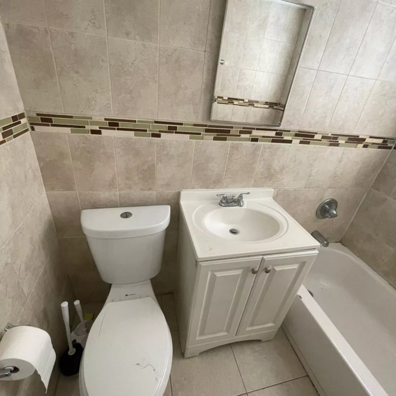 Oasis 1565 SW 6th St