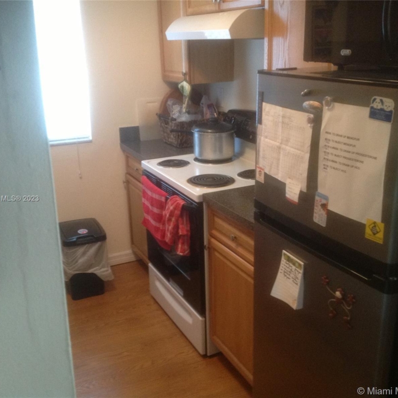 15500 SW 80th kitchen