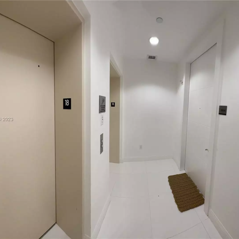 15811 Collins Ave # 1804 hallway