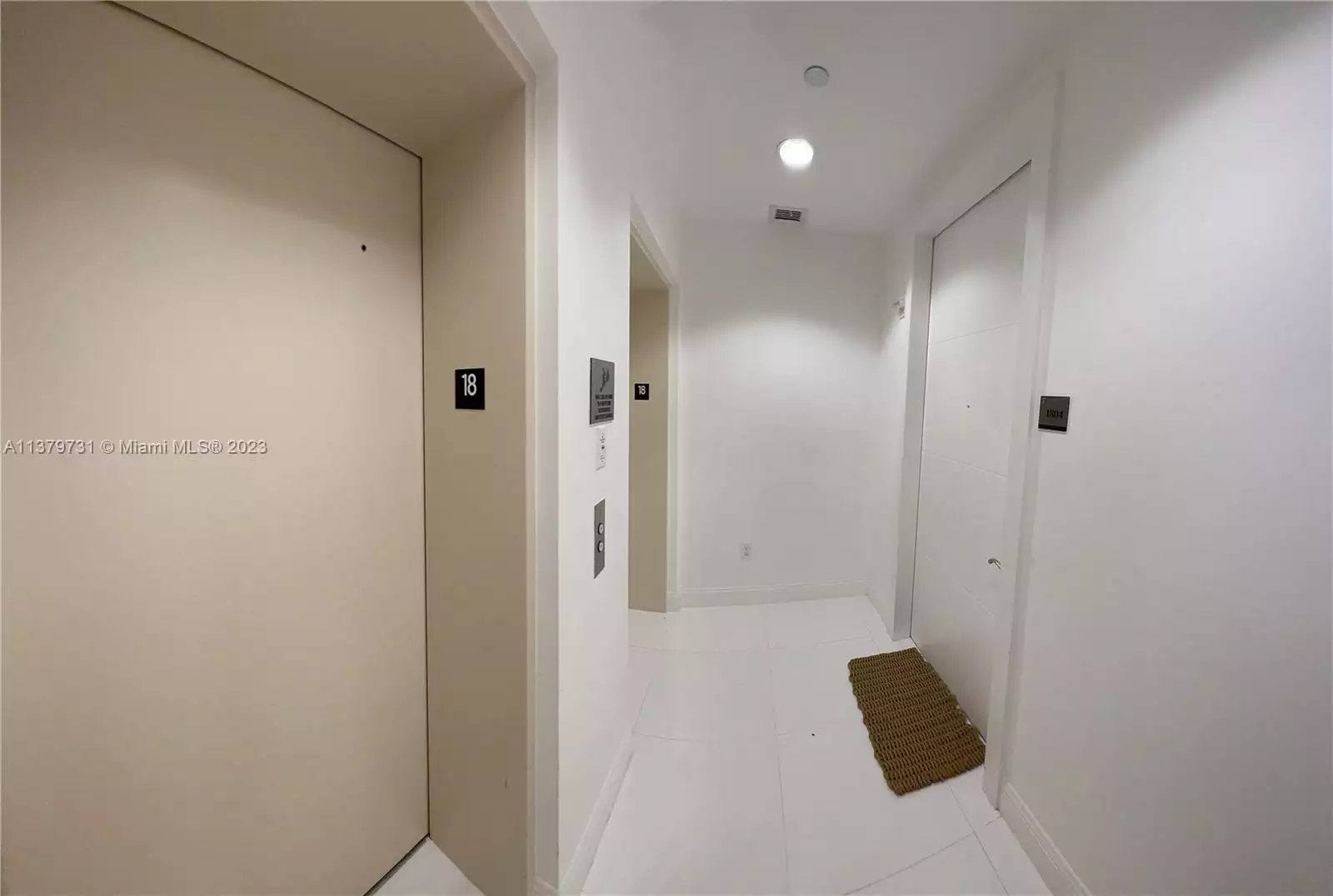 15811 Collins Ave # 1804 hallway