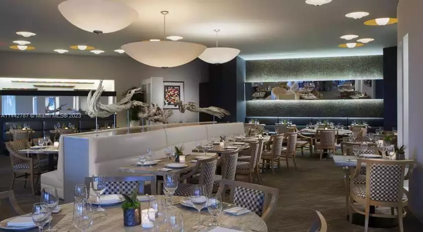 18001 Collins Ave # 717 dining area