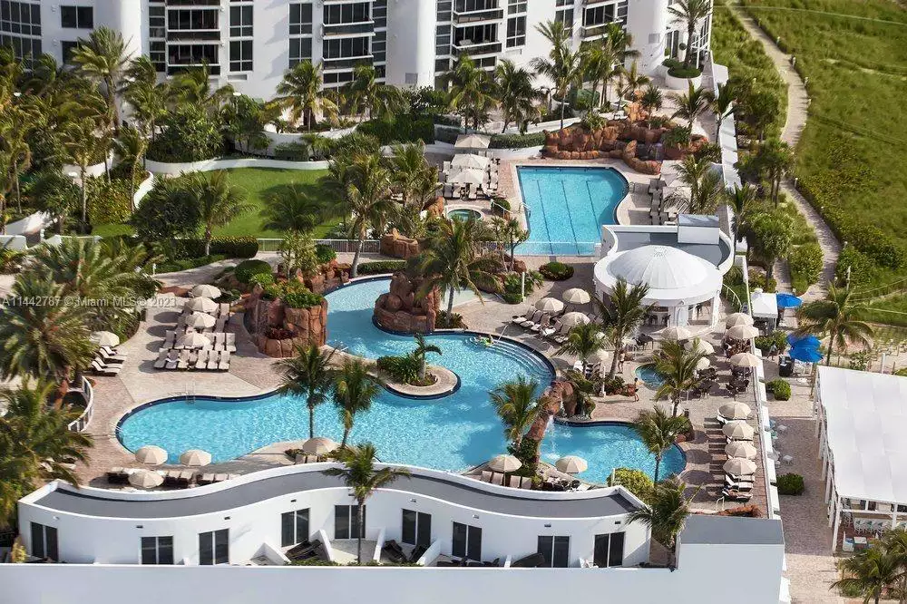 18001 Collins Ave # 717 pool 1