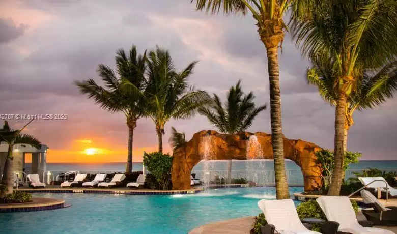 18001 Collins Ave # 717 pool