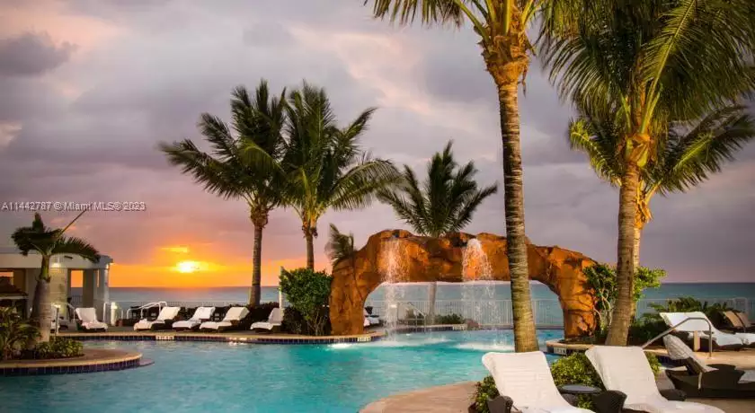 18001 Collins Ave # 717 pool
