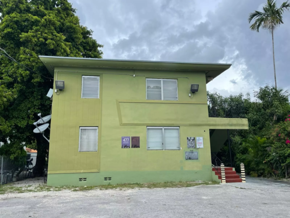 1565 SW 6th St Miami, FL 33135-3748