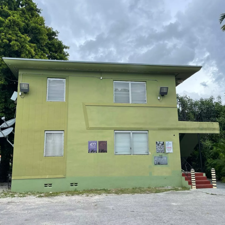 1565 SW 6th St Miami, FL 33135-3748