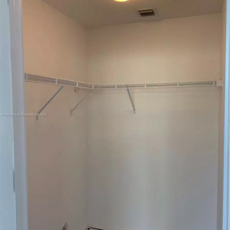 201 SW 17th Rd # 310 closet