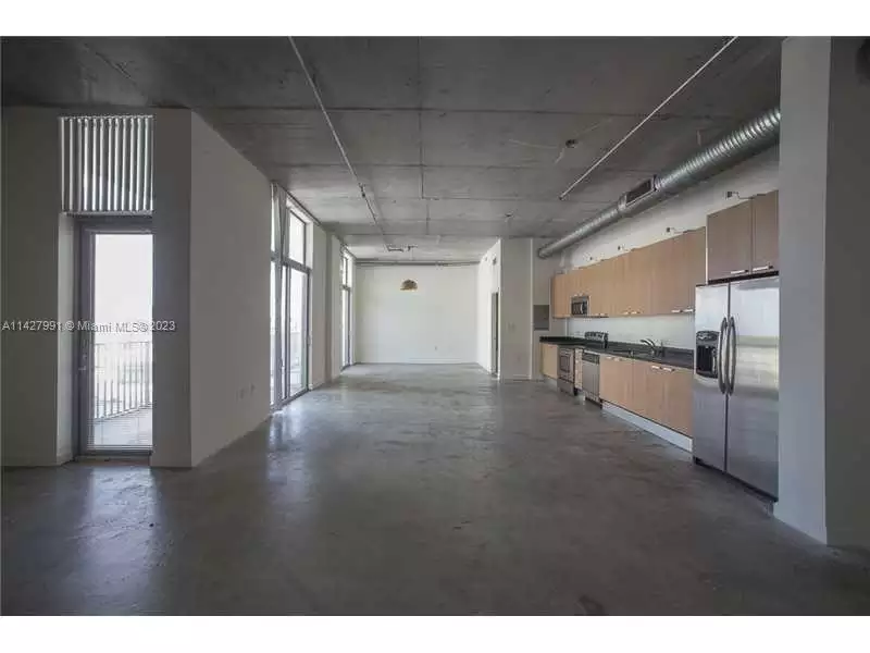 2100 Van Buren St # 408 living room