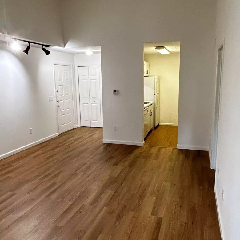 4401 W Mcnab Rd Sala