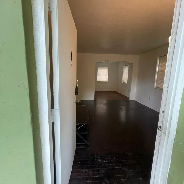1565 SW 6th St Miami, FL 33135-3748