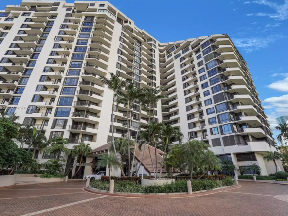 520 Brickell Key Dr # A1015