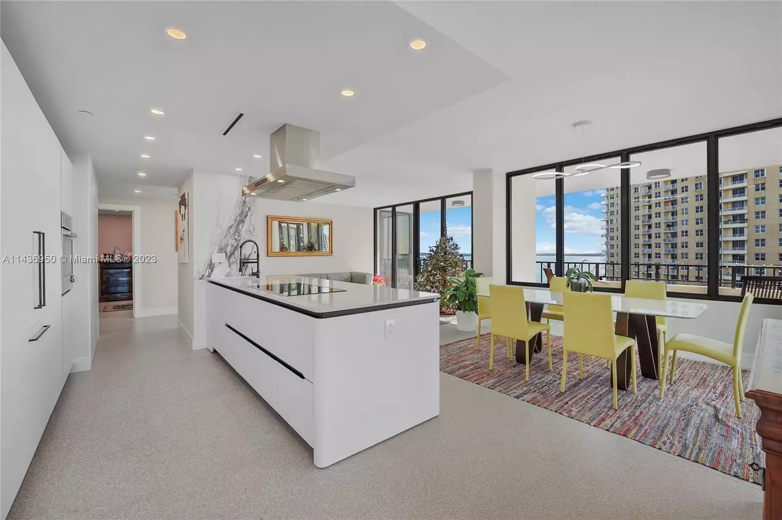520 Brickell Key Dr # A1015 kitchen
