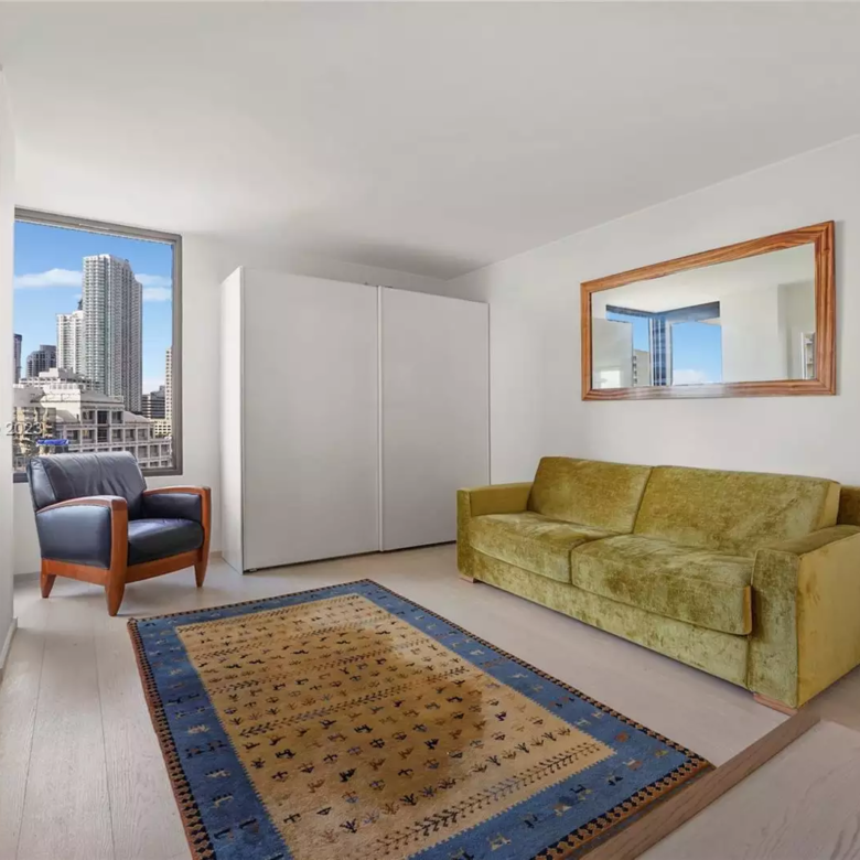 520 Brickell Key Dr # A1015 living room