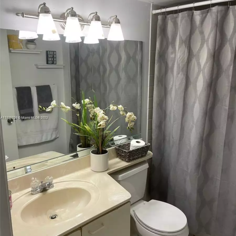 6280 NW 186th St # 304 bathroom