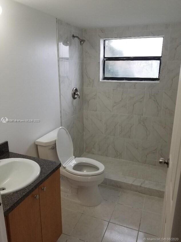 6515 W 27th bathroom