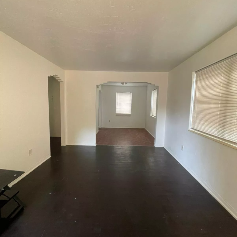 1565 SW 6th St Miami, FL 33135-3748