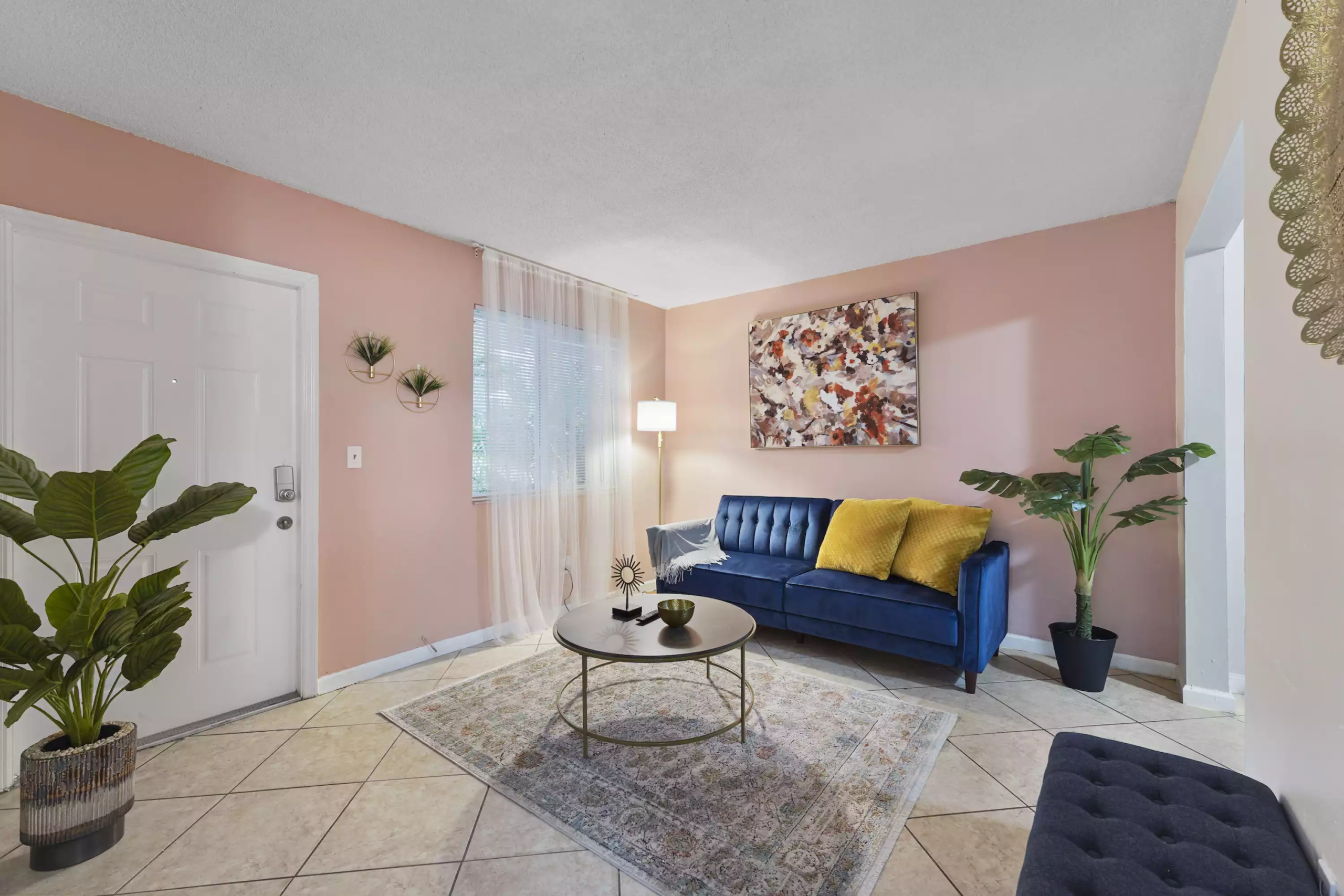 828 SW 2nd St Miami living room 1