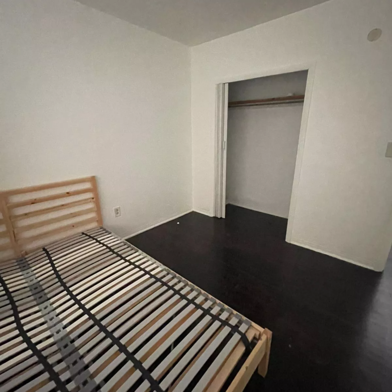 Oasis 1565 SW 6th St
